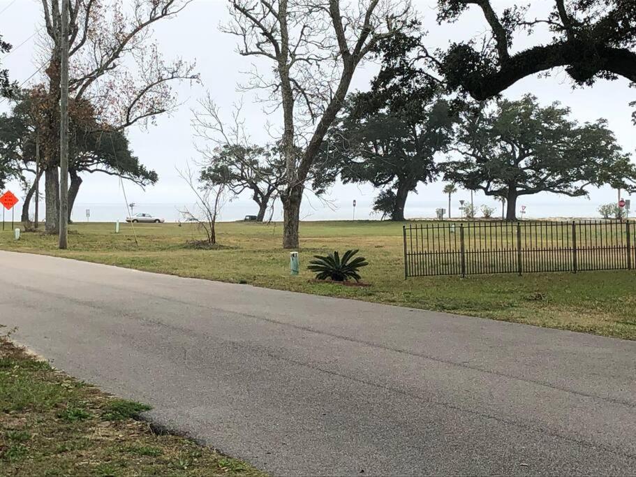 Shady Oaks Beach House With Beautiful Ocean Views! Gulfport Exterior photo